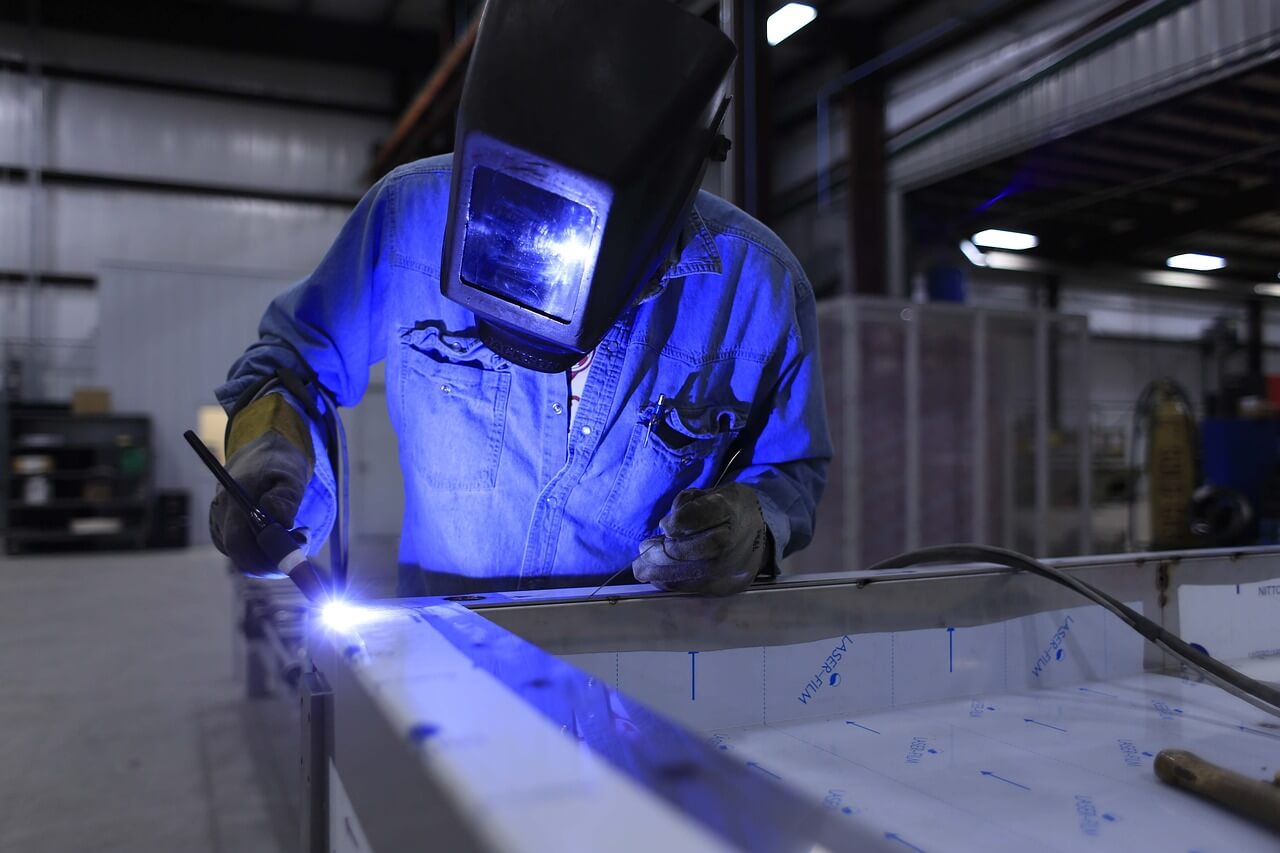 The Role of Automation and Robotics in Modern Welding Shops